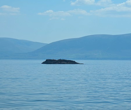 THE CROW ROCK