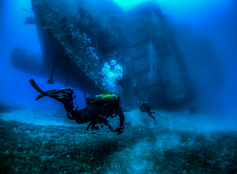 Freediving session on Zenobia wreck! in2deepsessions #divezenobia